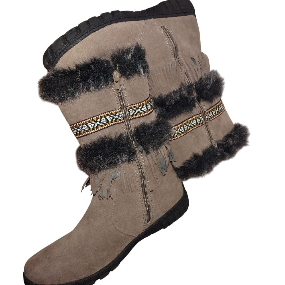 Cozy Tan Winter Boots with Faux Fur Trim